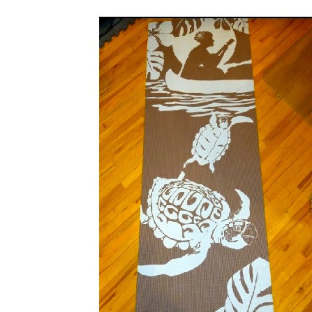 Hawaiian girl, honu and monstera Yoga mat brown